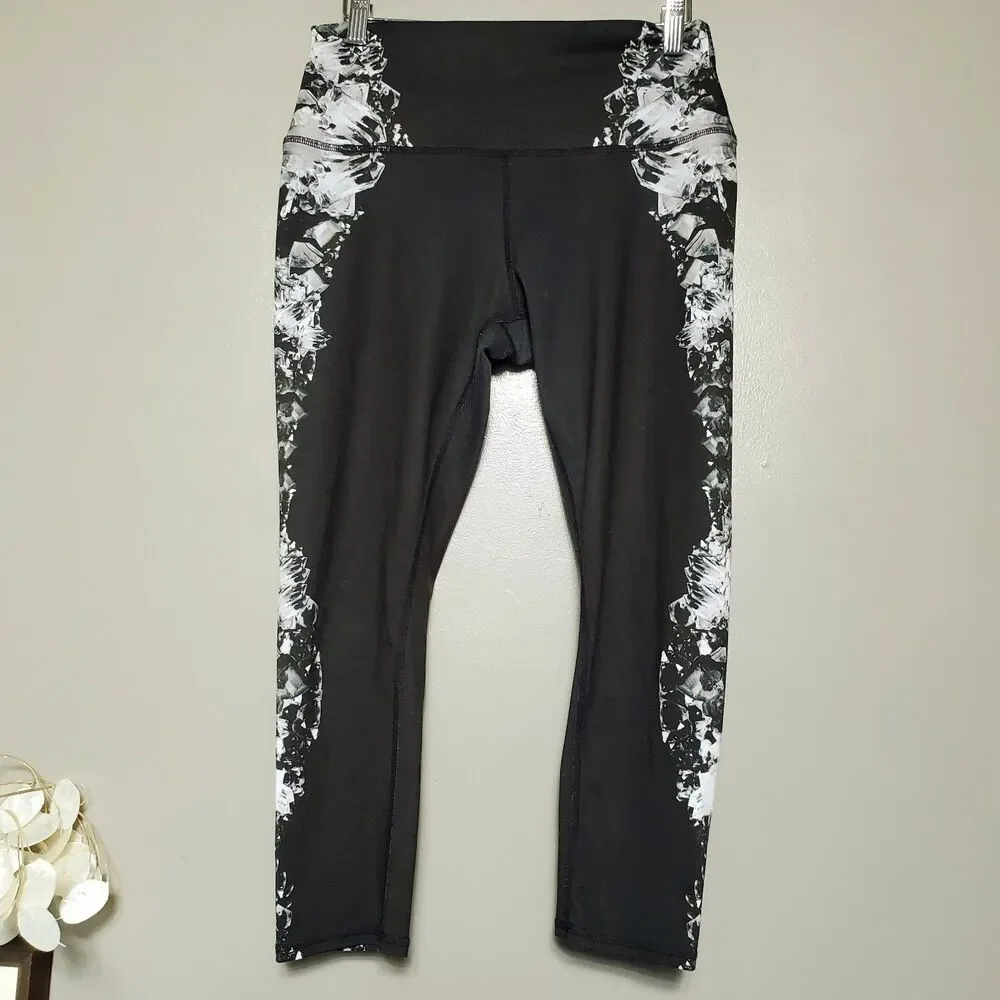 Alo Yoga Capri Leggings Size Medium Black High Waist Airbrush Dark Crystal